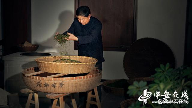 谢四十:传“非遗”技艺 品“徽茶”文化